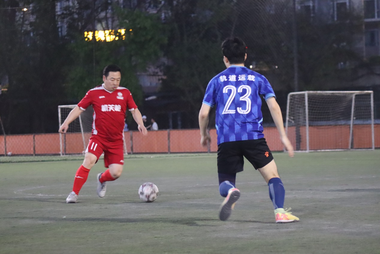 中国足球队勇夺国际冠军，精彩纷呈